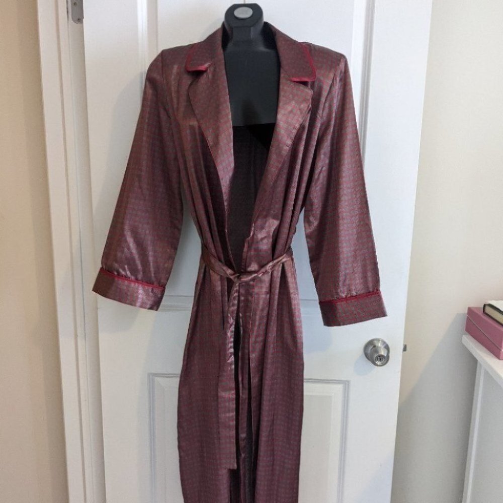 Mr. Robert Vintage  Long Robe M